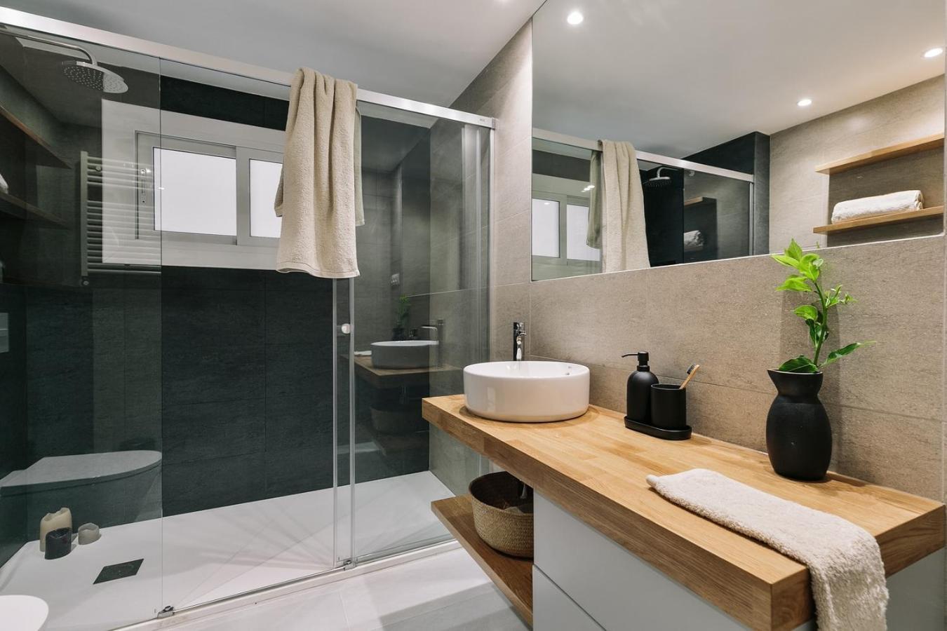 Rama - 3 Bedrooms And Terrace In Sant Gervasi * Barcelona